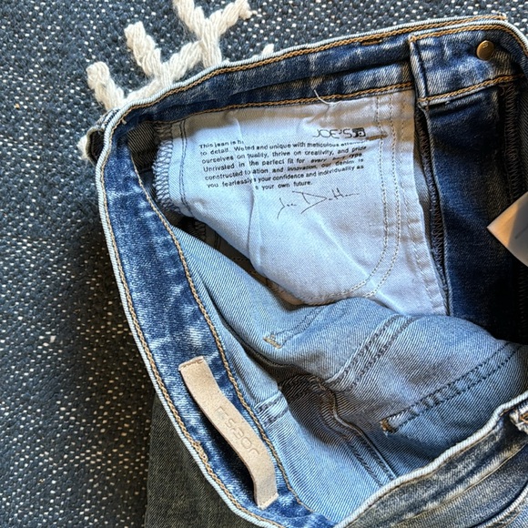 Joe’s Jeans The Callie High Rise Cropped Bootcut Jean - Picture 9 of 15